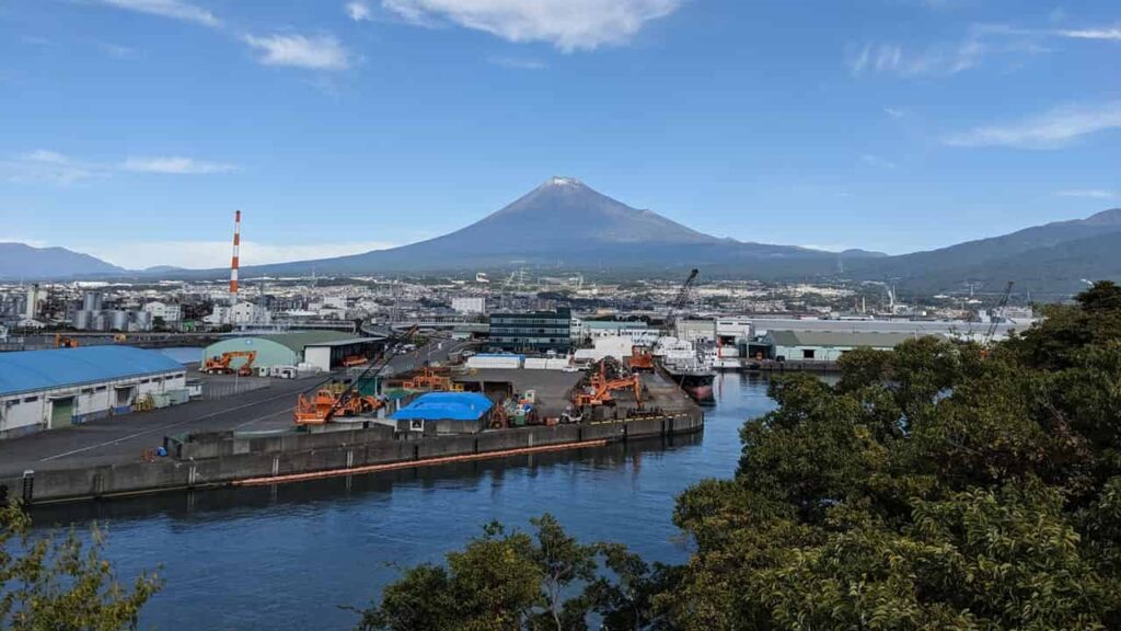 富士と港の見える公園から見える富士山