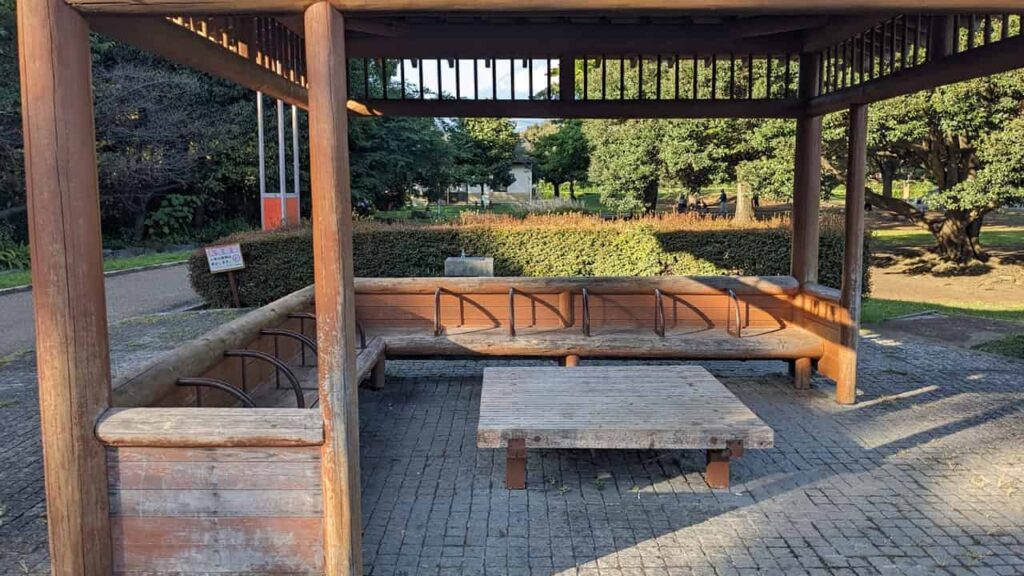 米の宮公園の休憩所