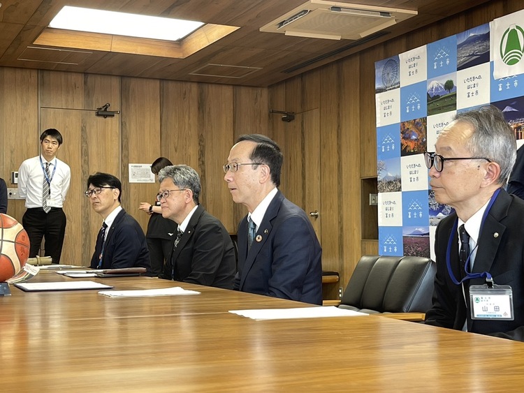 ベルテックス静岡が富士市とのチャレンジタウン協定を締結