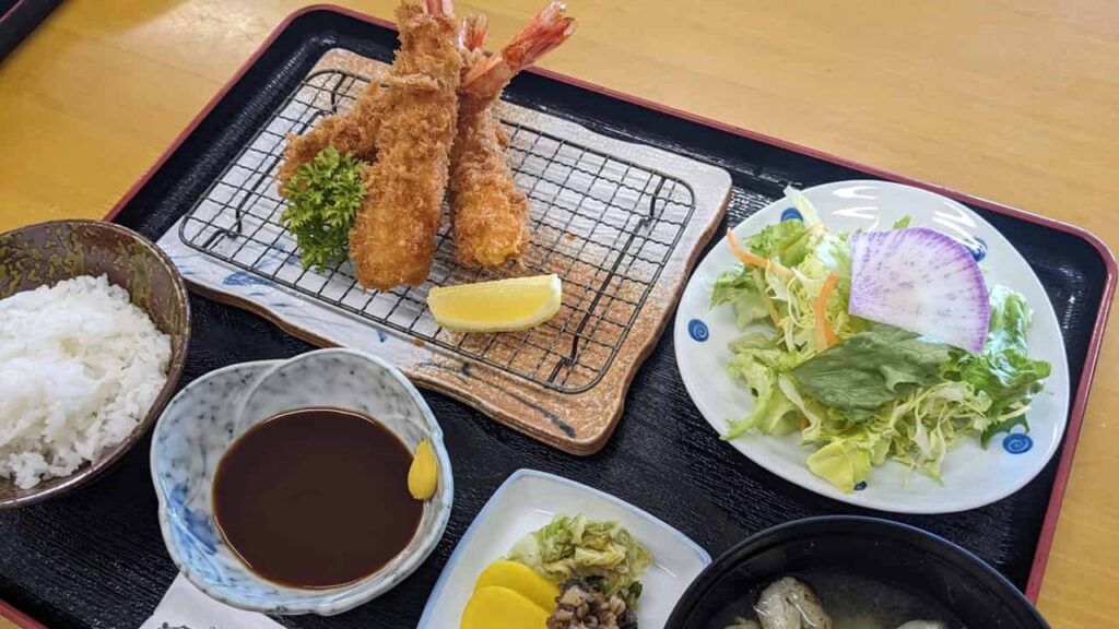 『ふじしげ』海老フライ定食