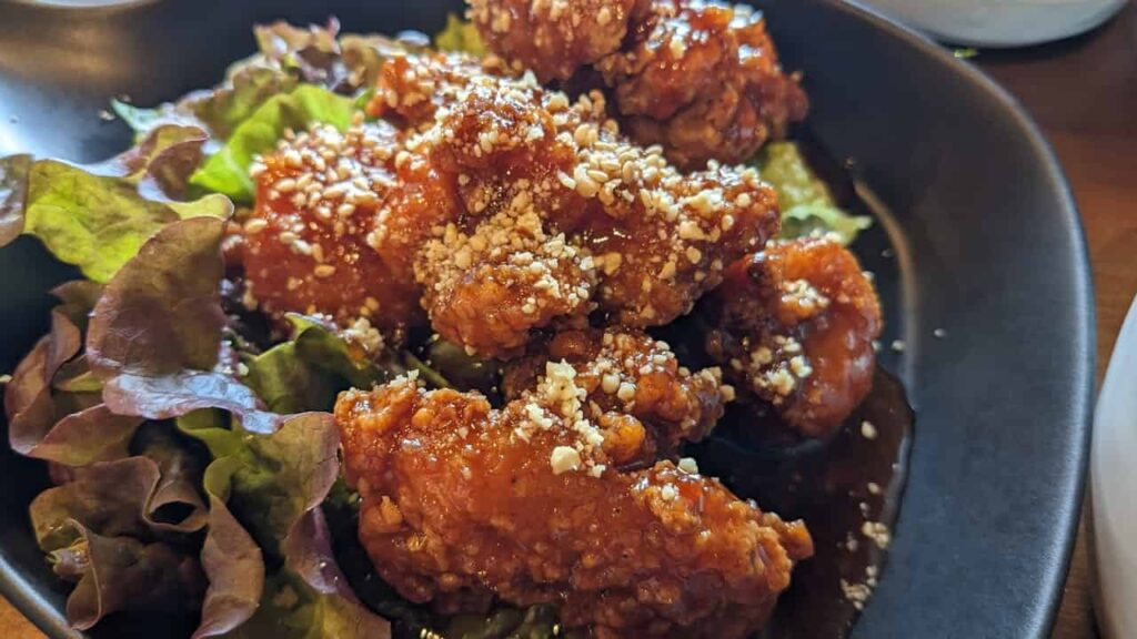 『韓国焼肉・料理 まる』ヤンニョム、甘辛ソース