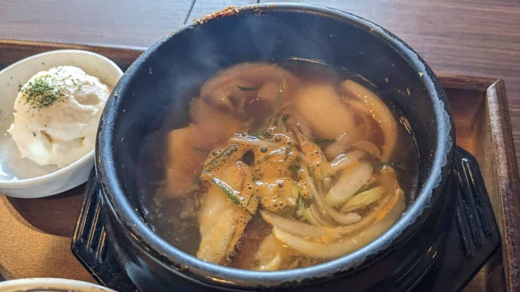 『韓国焼肉・料理 まる』魚介だしスープ