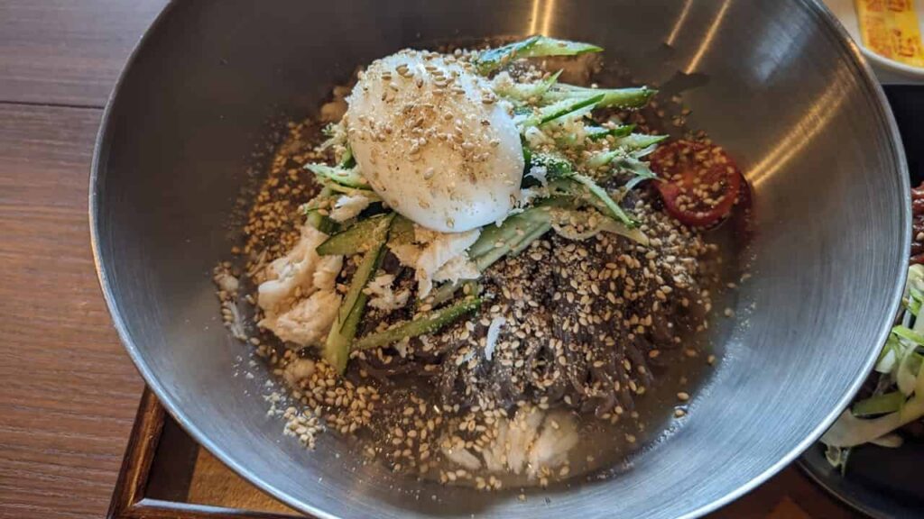 『韓国焼肉・料理 まる』コシのある冷麺