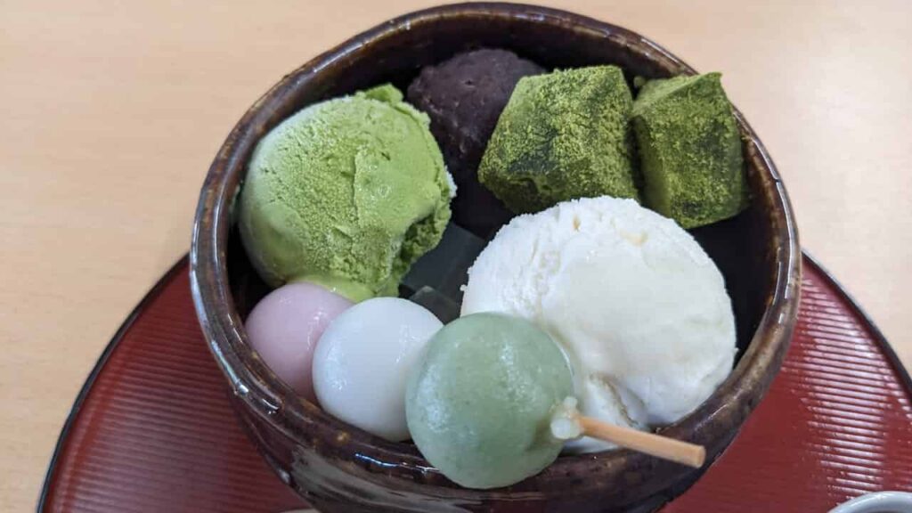『茶房カノン』クリームあんみつ
