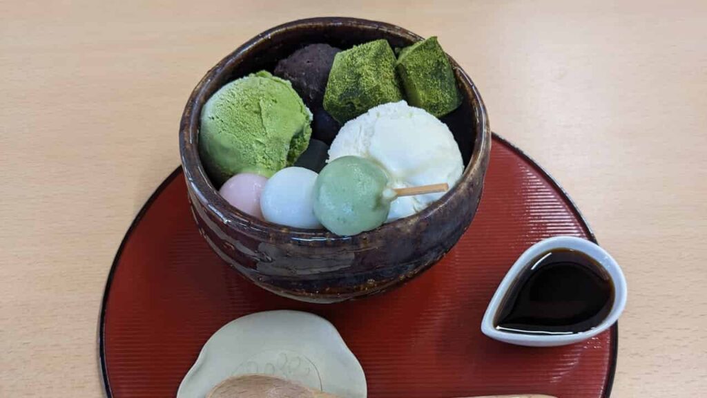 クリームあんみつ・黒蜜