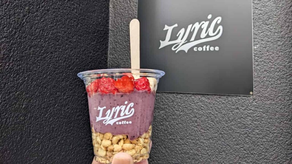 『Lyric Coffee』アサイーボウル・テイクアウト