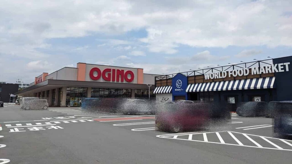 鰻の成瀬 アクロスプラザ富士宮店の駐車場