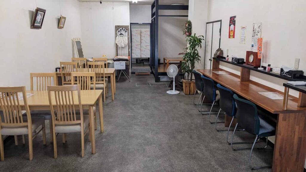 『まとや』店内