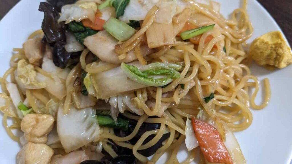 しせん風焼きそばの麺と具材