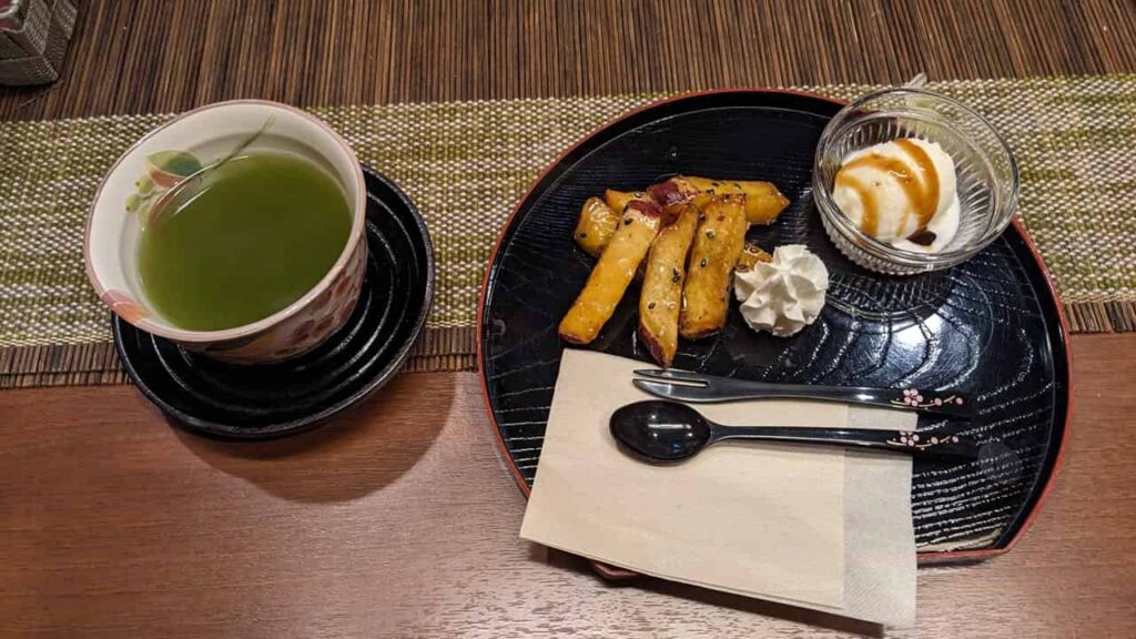 『健康ダイニング 茶華』