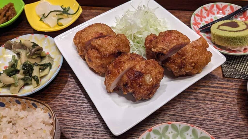 『健康ダイニング 茶華』