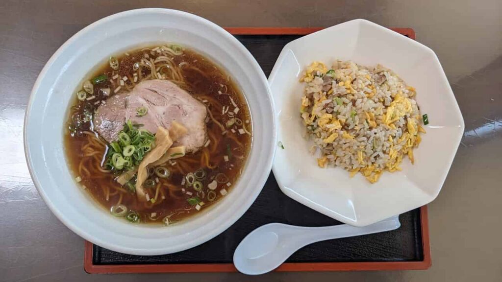 ほのぼの亭・平日ランチラーメン・半チャーハンセット