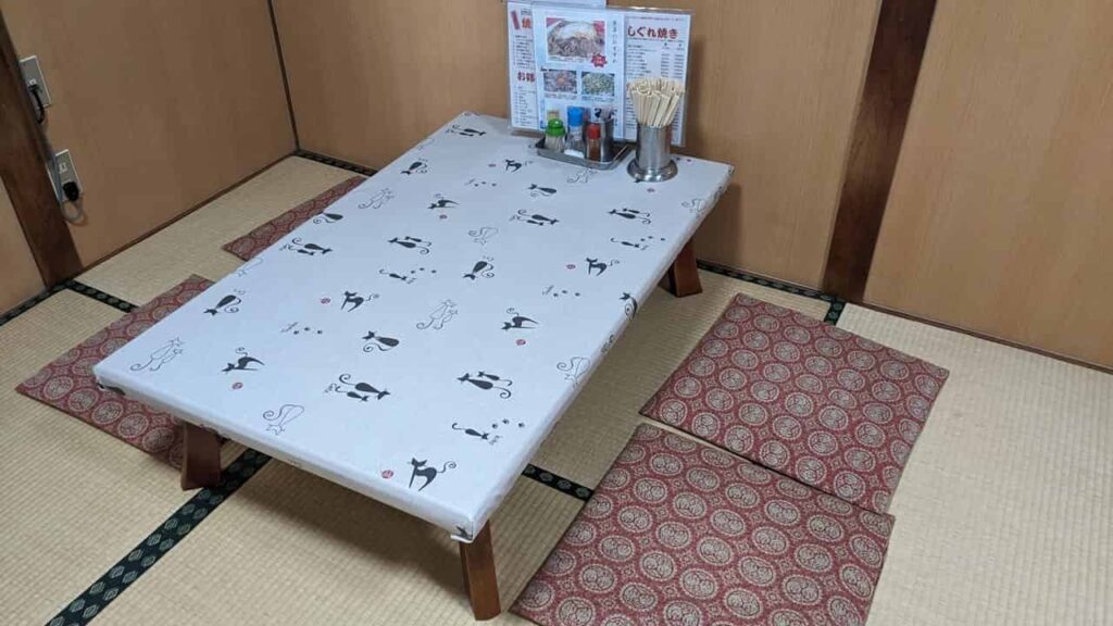 お好み食堂伊東の座敷席