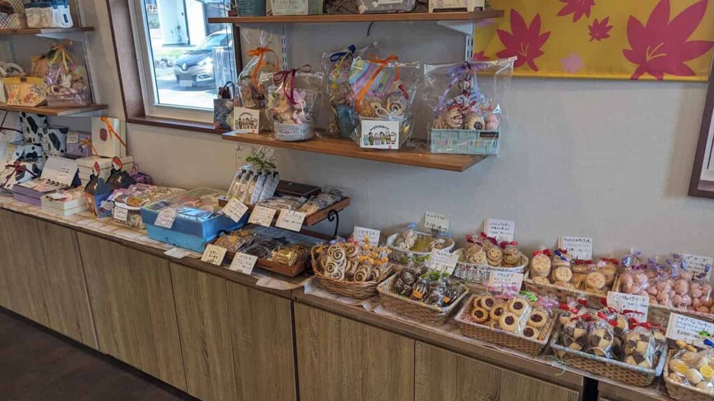 長崎屋洋菓子店の店内