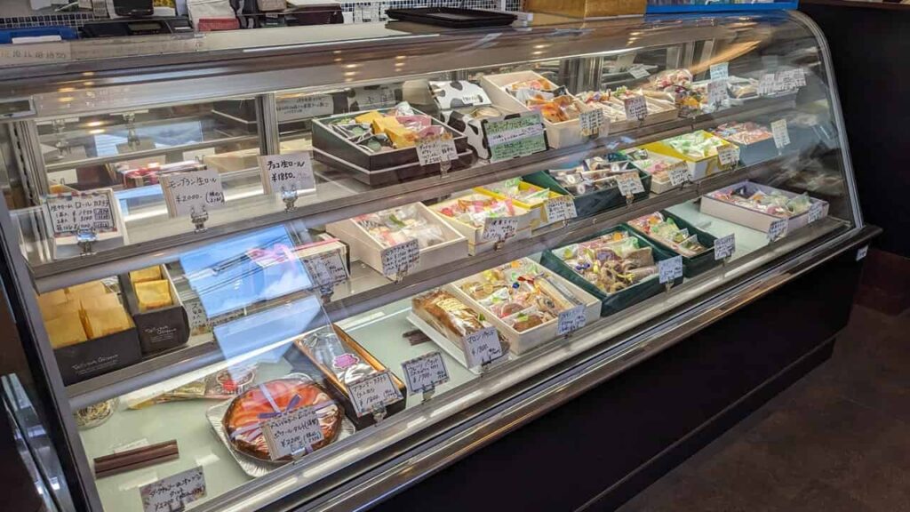 長崎屋洋菓子店の店内