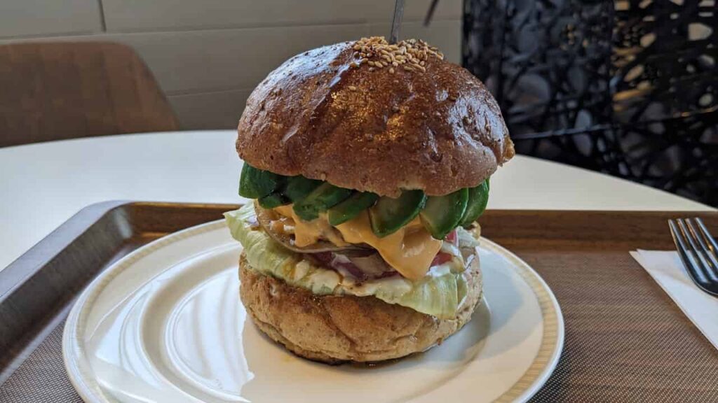 『The Rich Burger』アボカドチーズバーガー