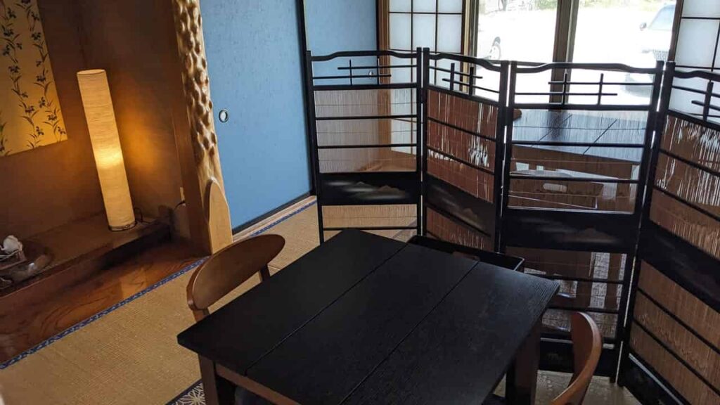 『あんみつ わたなべ』の店内
