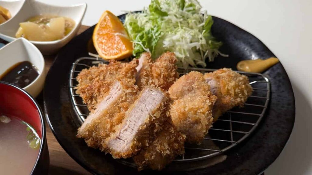 『セブン・セイル』ヒレカツ定食