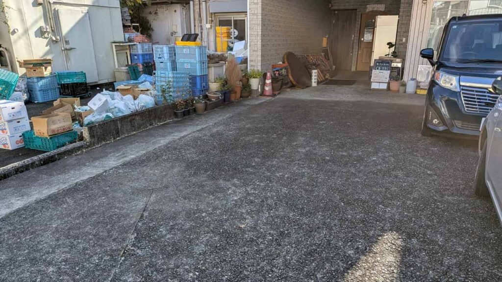 『セブン・セイル』の専用駐車場