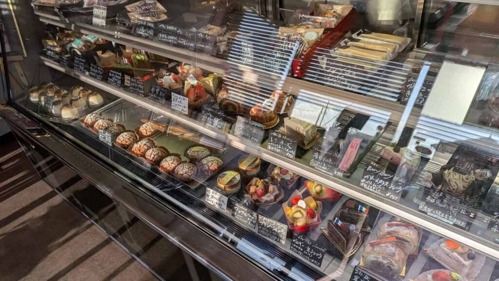 ダンデライオンのケーキ