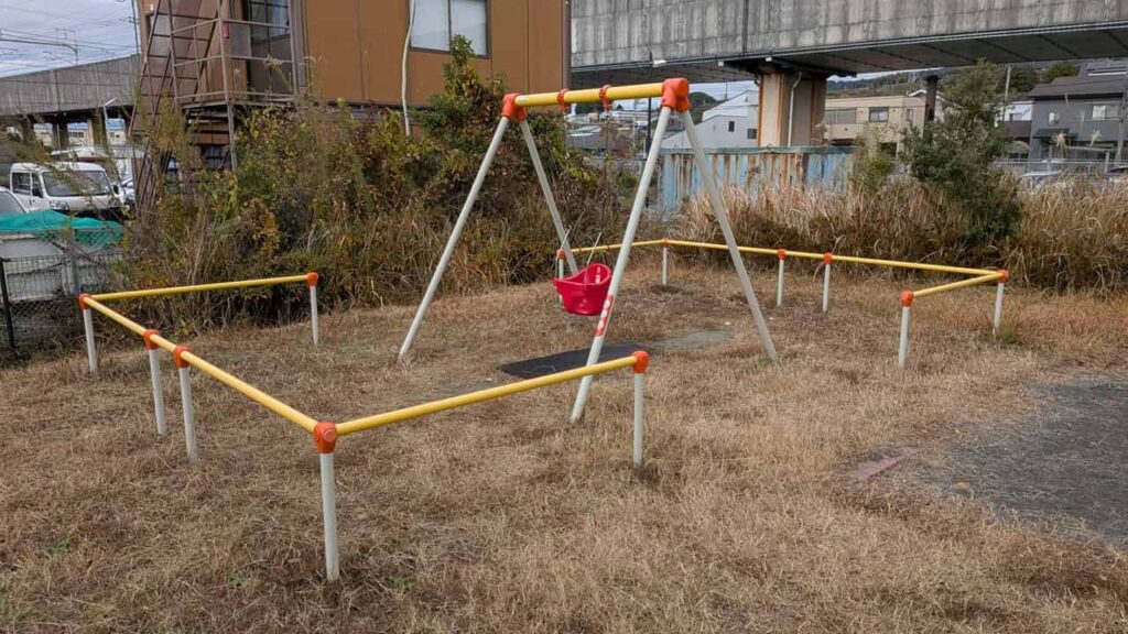 江尾公園のブランコ