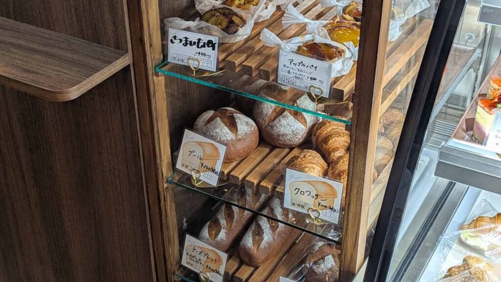 マクレガーのパン。香ばしさがたまらない。