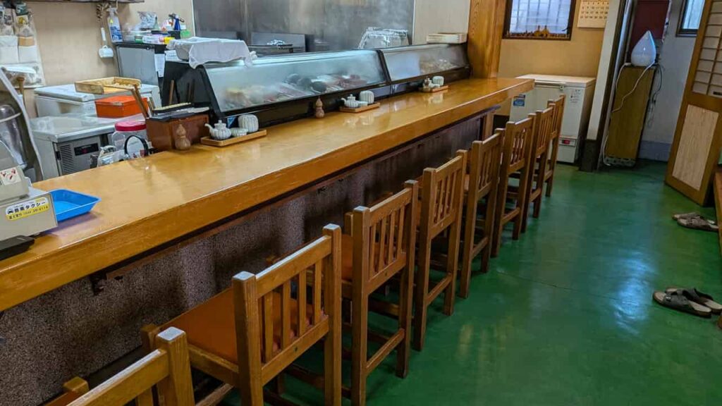 美月のカウンター席