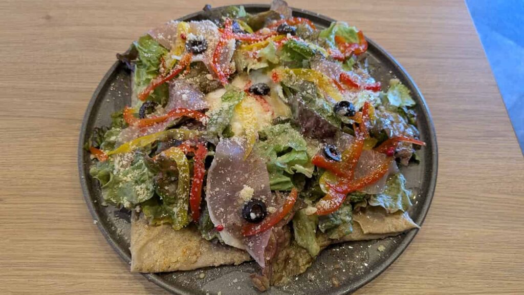 『和カフェ志ほ川』の人気そば粉ガレット