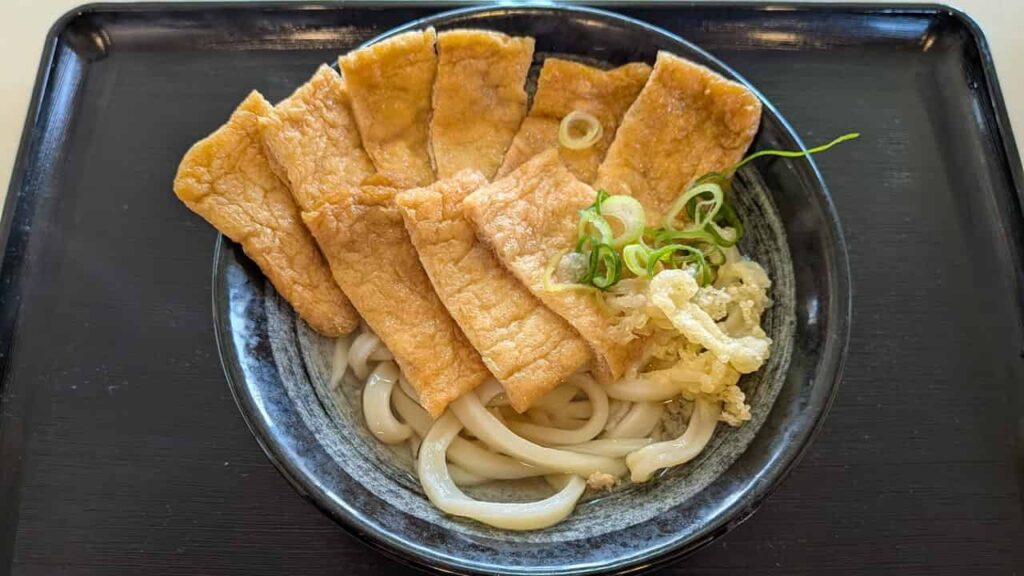 富士見うどんの超きつねうどん