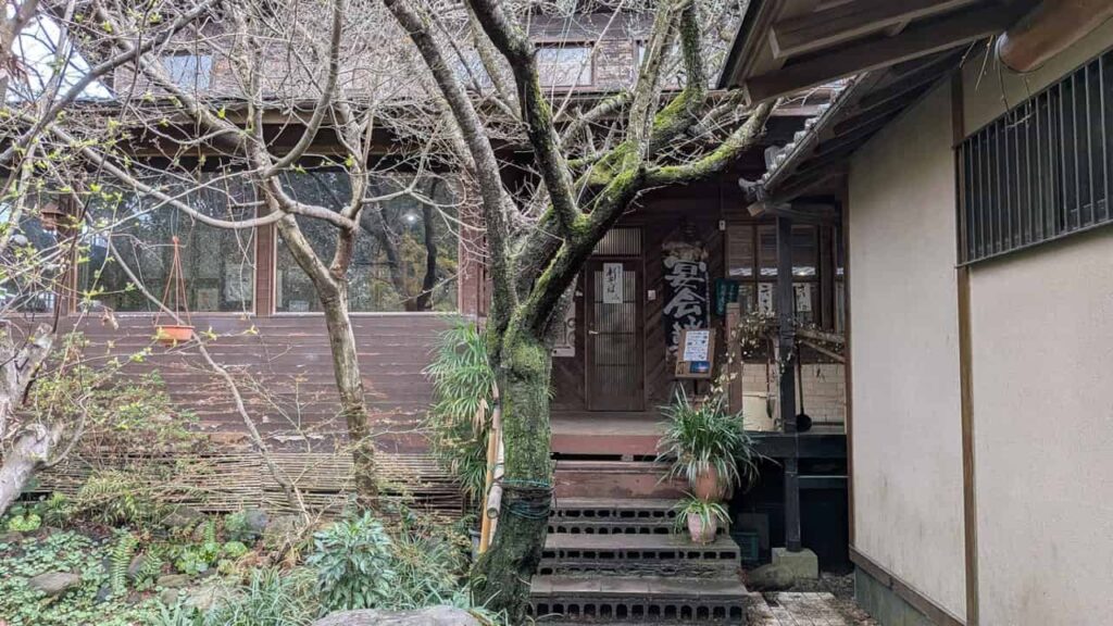 ひかたの店舗入口