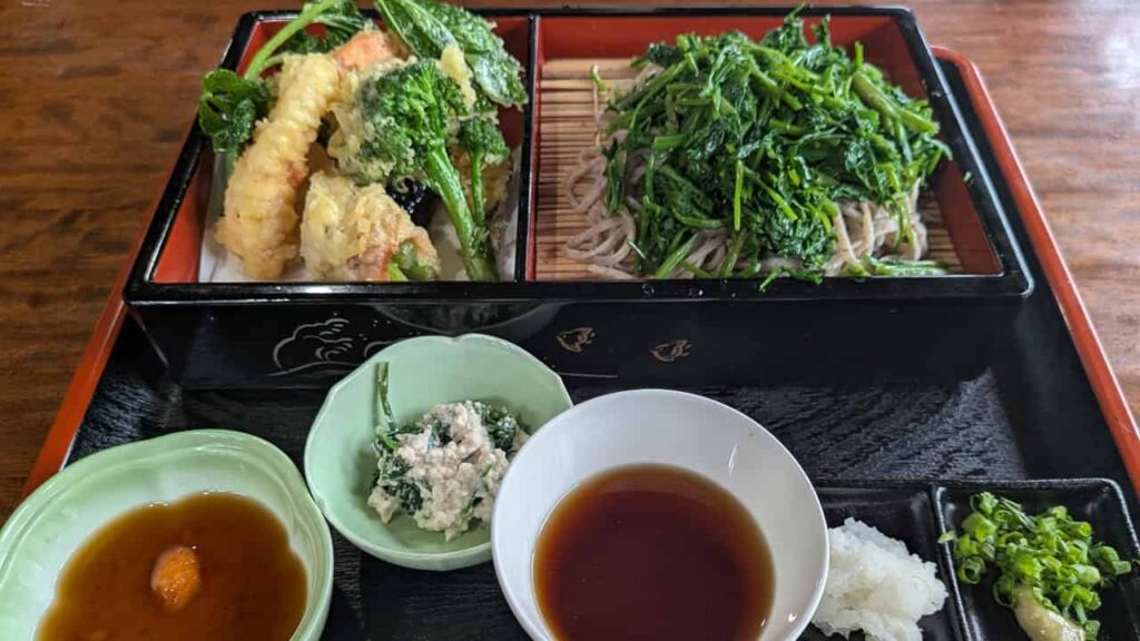 人気のせりそば