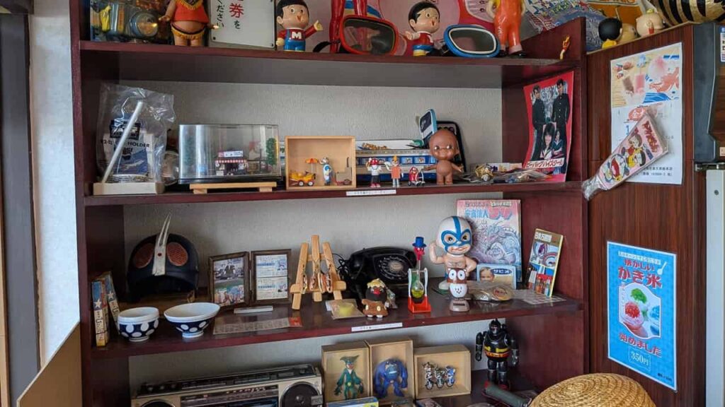 今屋のレトロな店内