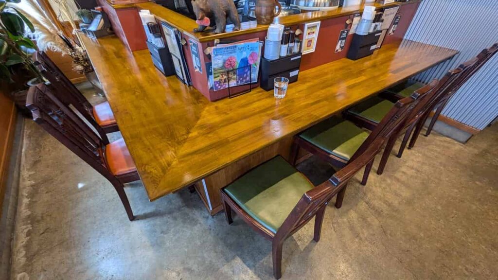 HIKKI'S STEAKのカウンター席