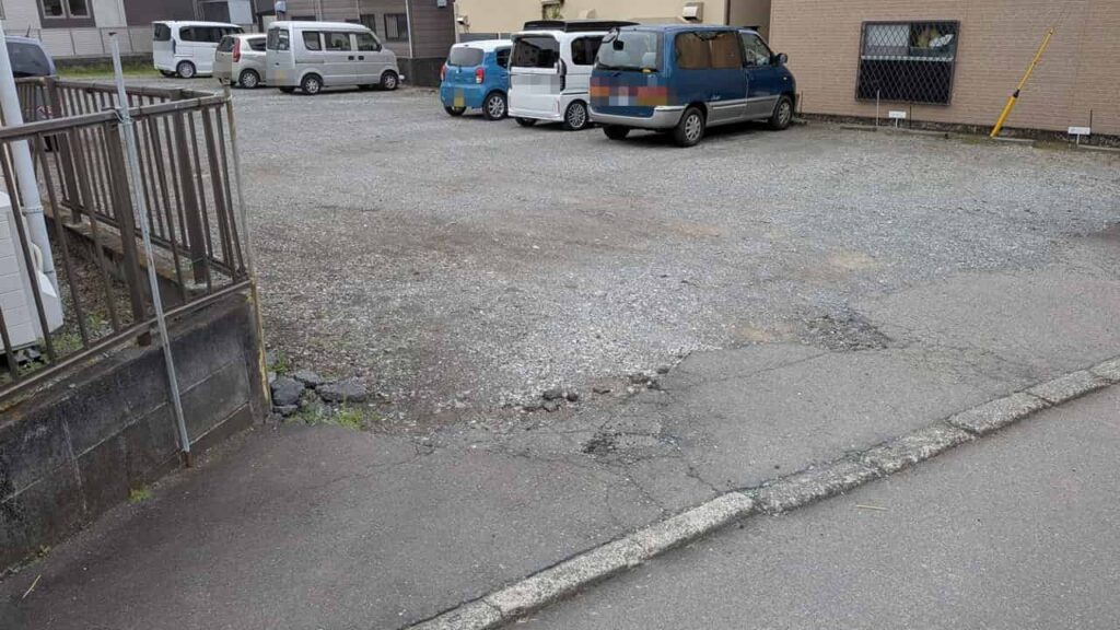 すずきお好み屋の駐車場