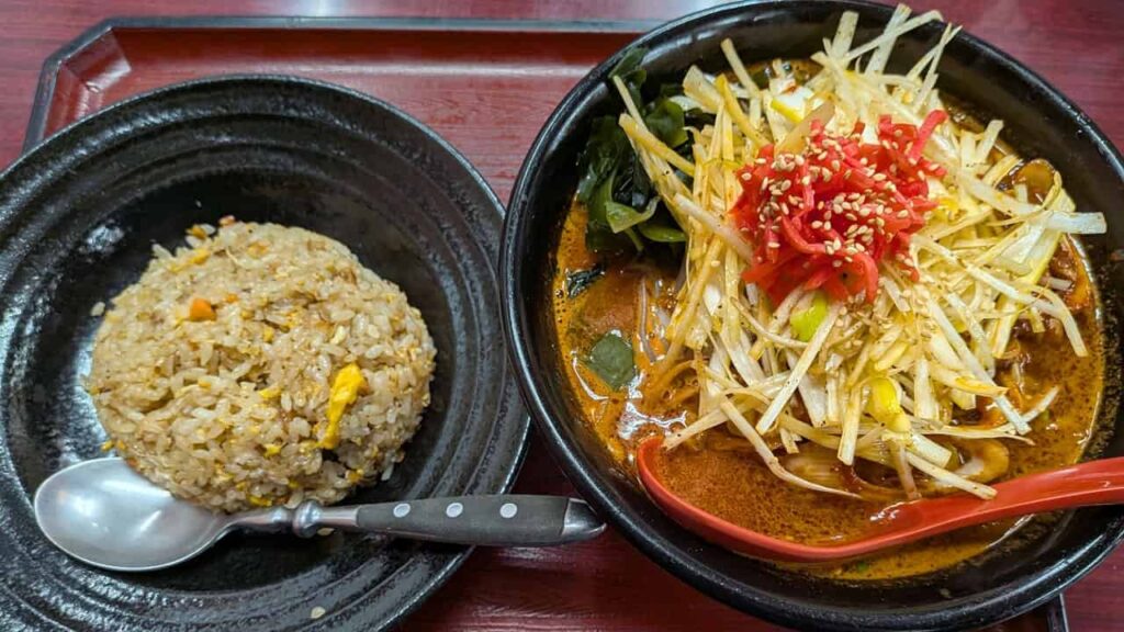 辛みそラーメンとチャーハン