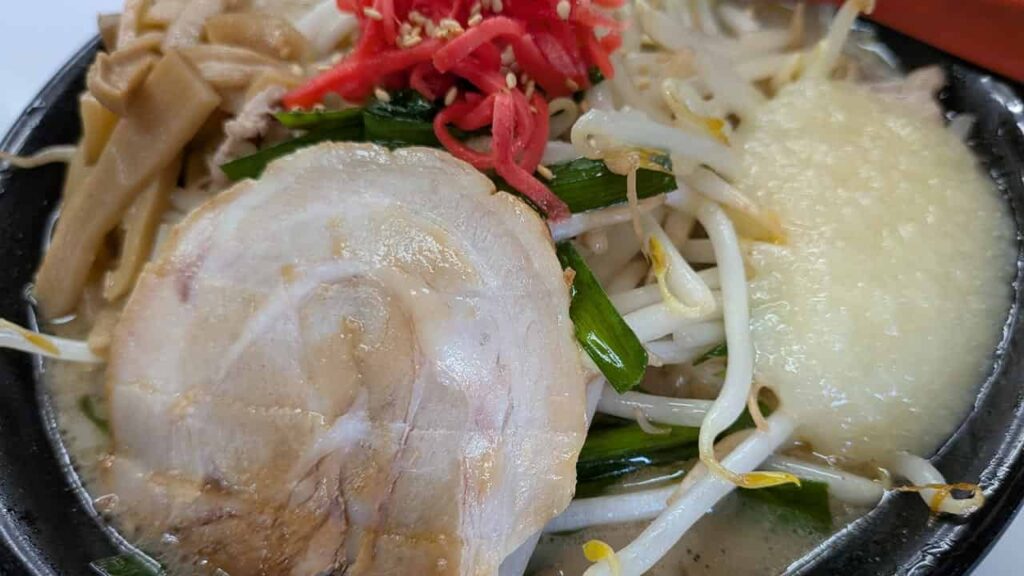 ニラニンニクラーメンの具材