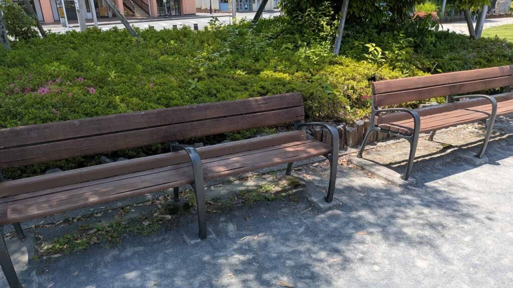 平垣公園のベンチ