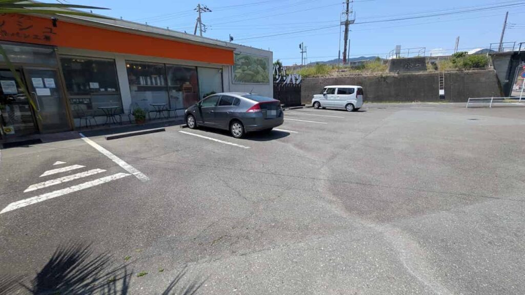 ブランジュムッシュの駐車場