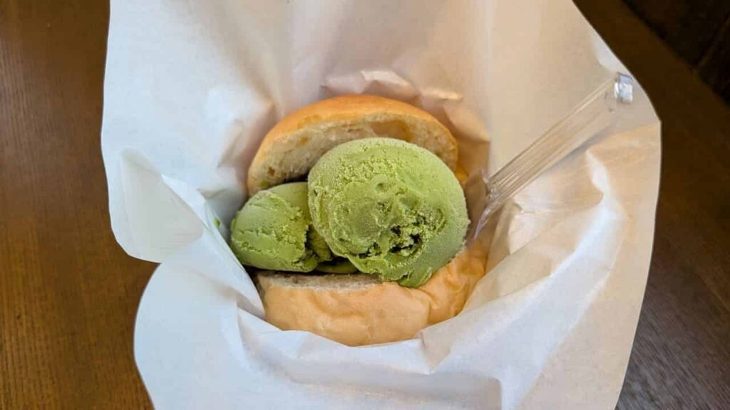 『田子の月 富士宮阿幸地店』のアイスあんぱん