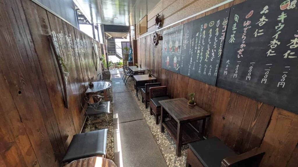 『てんじくや』の店内