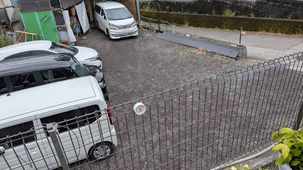 すし萬 あたらしの駐車場