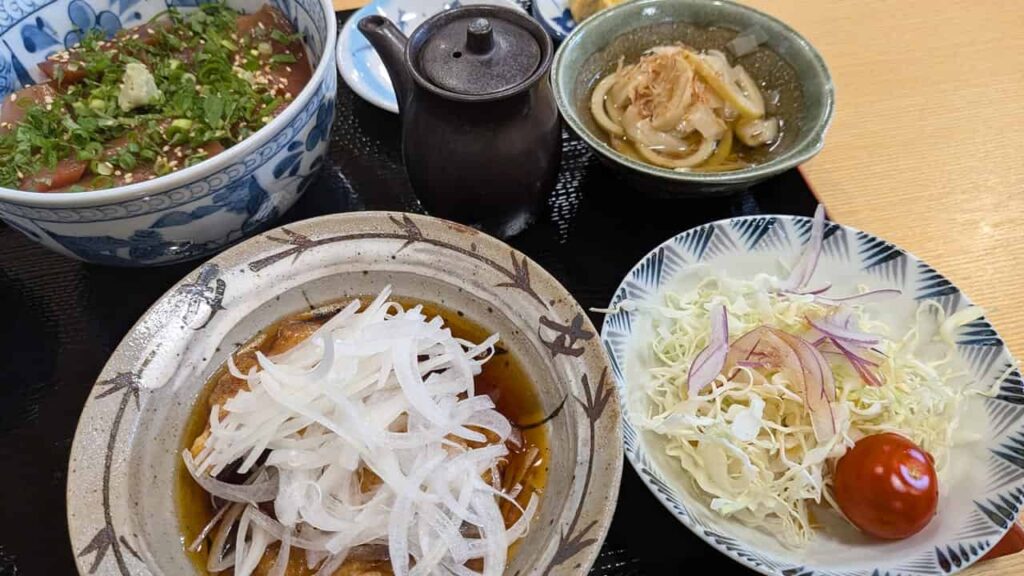 『和食処 佐とう』の定食の小鉢