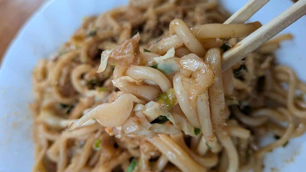 うめづの焼うどんの麺