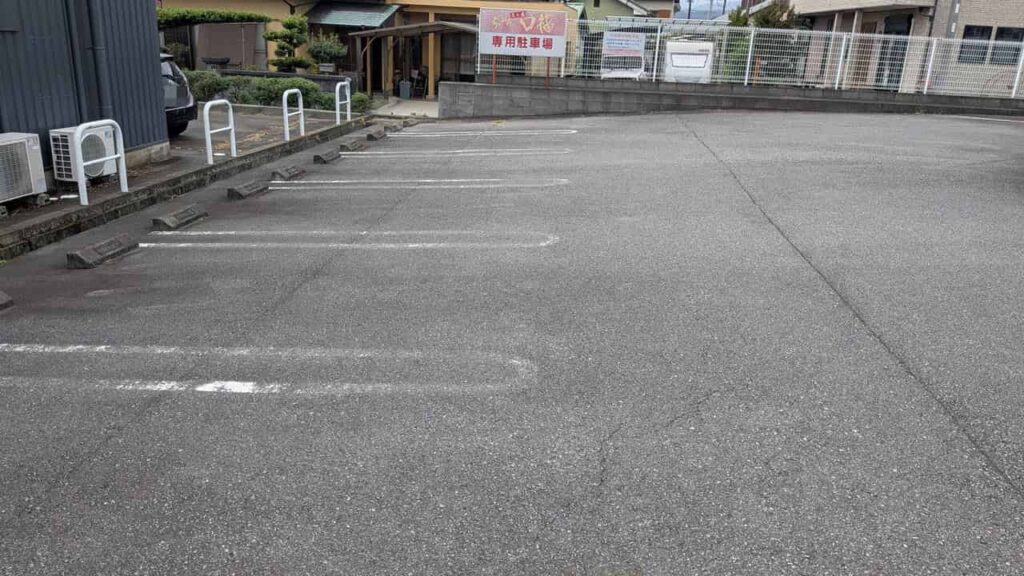 『らーめん口福』の駐車場