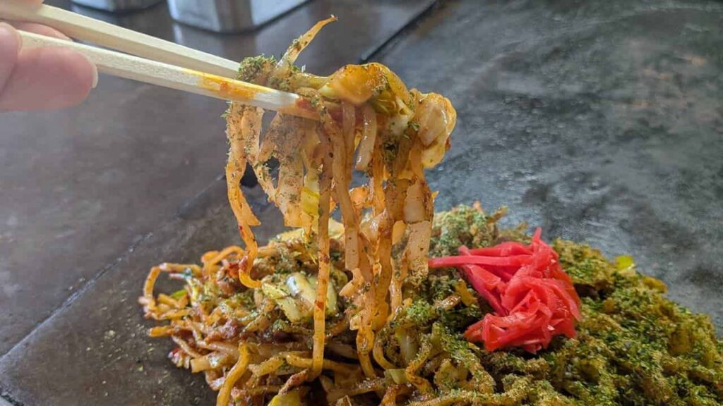 『遊味亭』のマルモの麺
