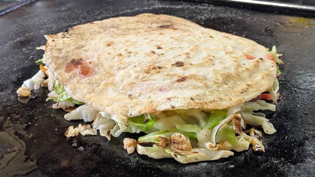 『遊味亭』お好み焼き具合