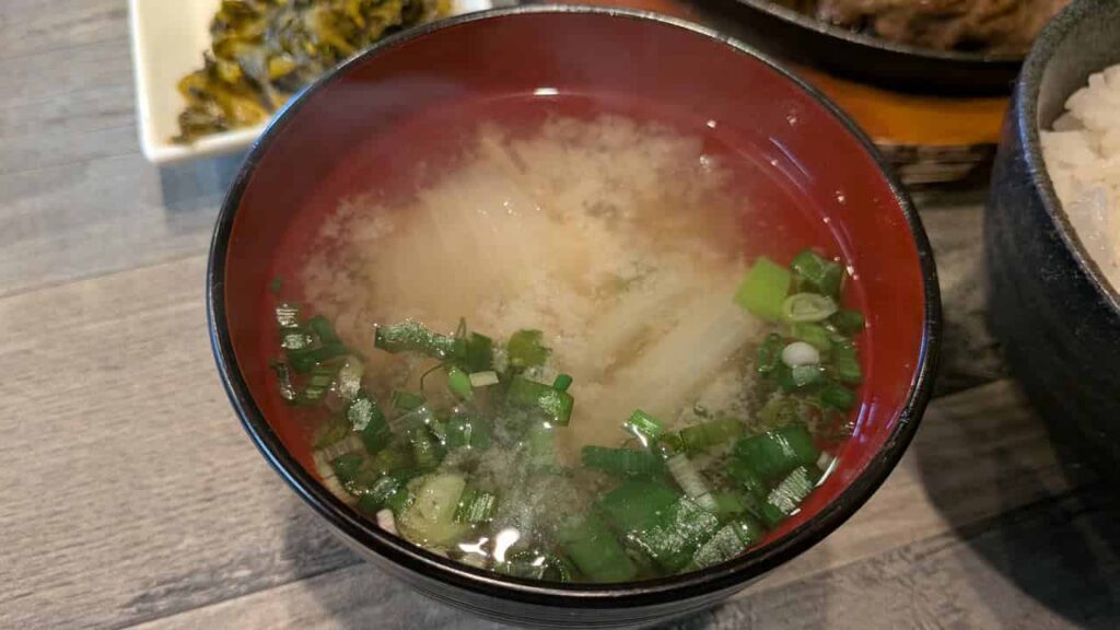 『居酒屋 輝 HIKARI』の味噌汁
