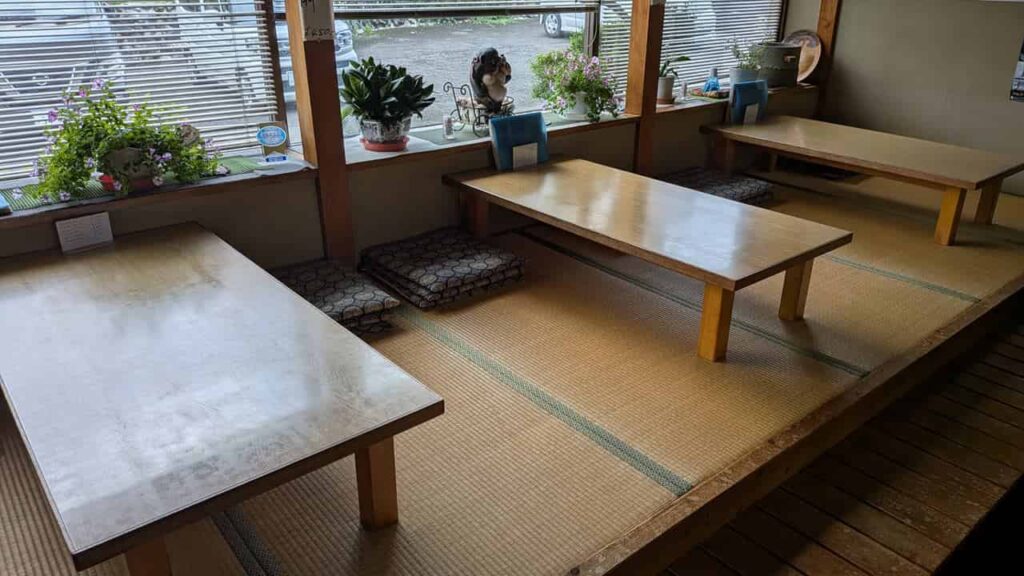 岩市の座敷席