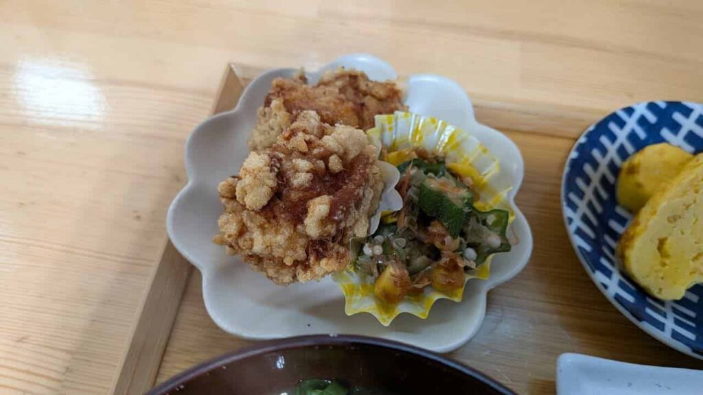 おむすびプレートのから揚げ