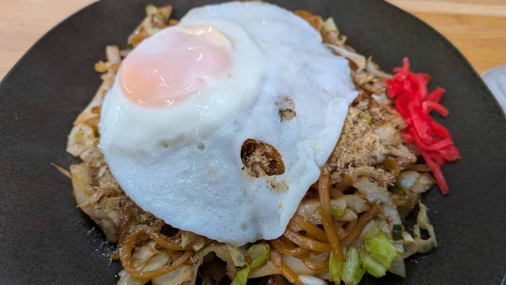 焼きそばプレートの富士宮焼きそば